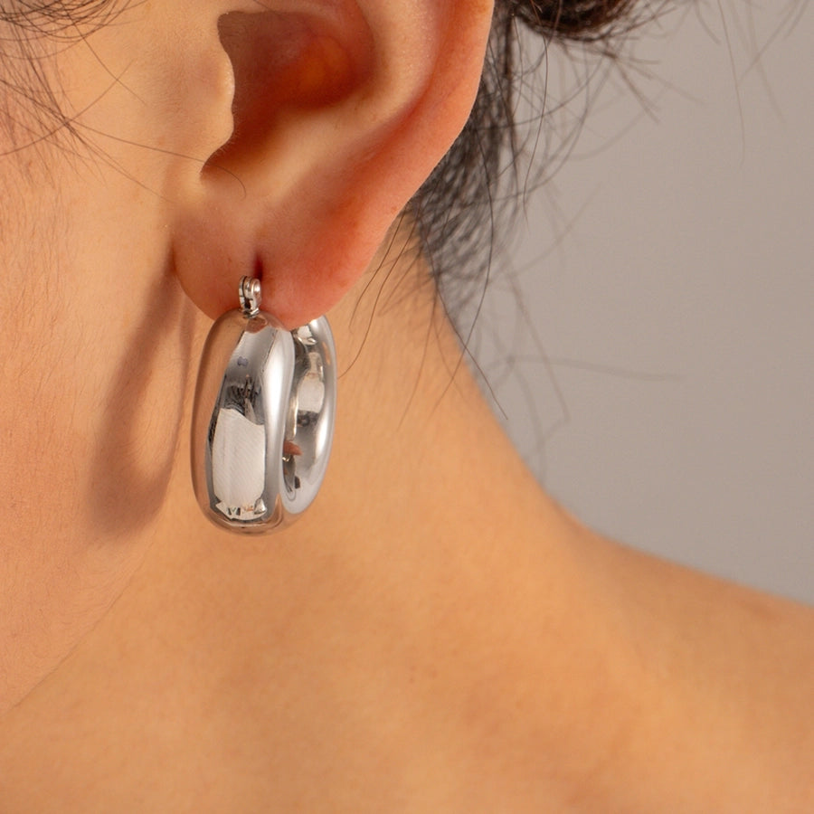 1 Pair It Girl Stainless Steel 16K Gold Plated Earrings
